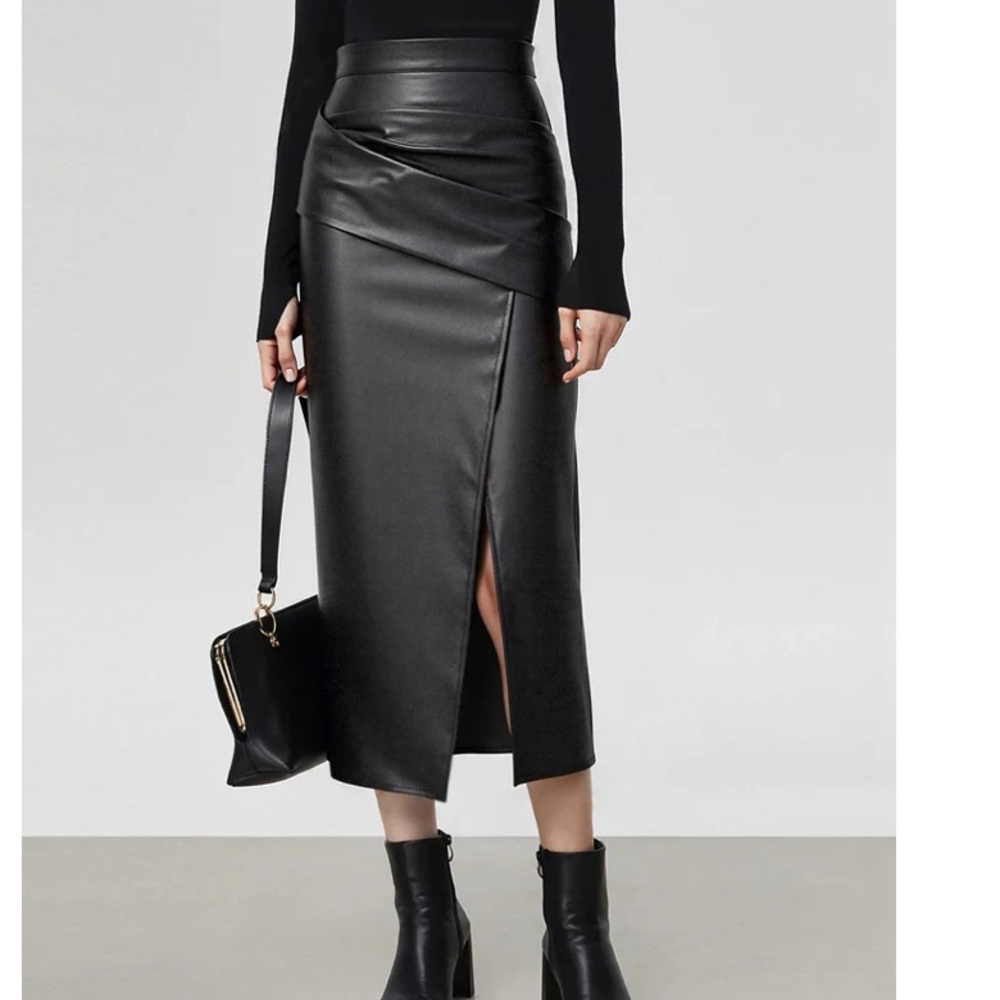 Commense Black PU Leather Midi Skirt